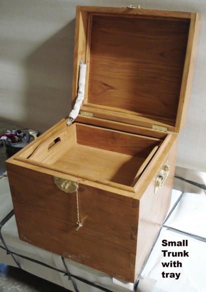 Trunk Small with tray inside 